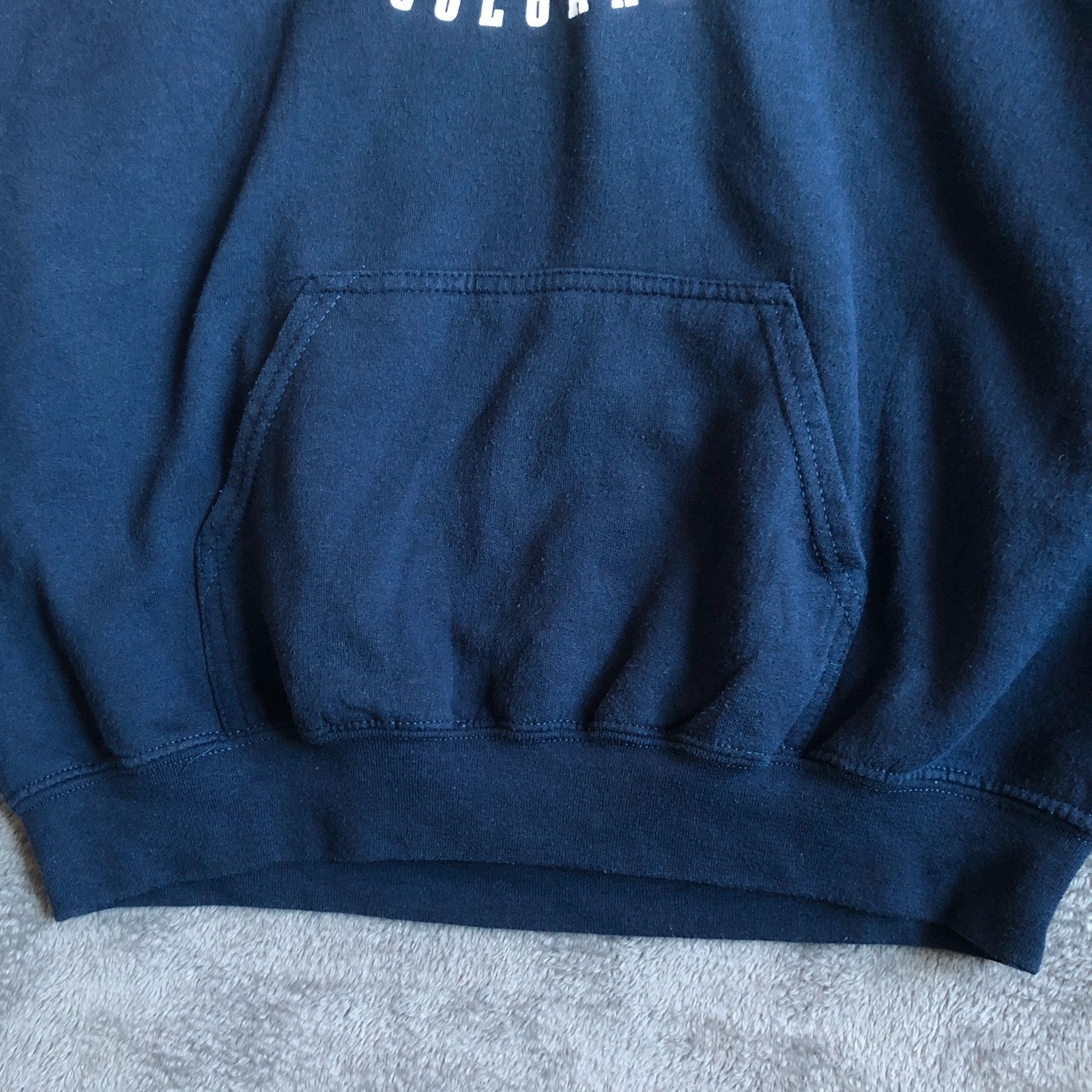 Gildan Central City Colorado navy graphic pullover hoodie M - Image 5