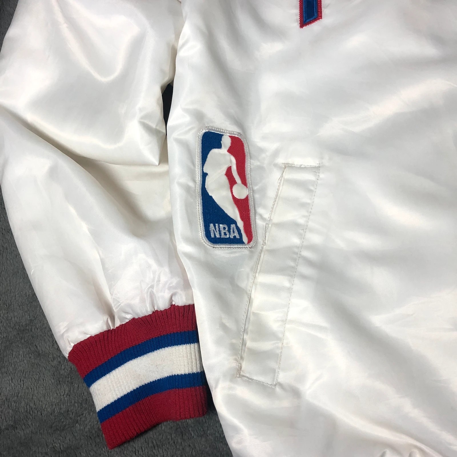 RARE Vintage 90s Starter NBA Detroit Pistons Satin white red vasityr jacket L - Image 3