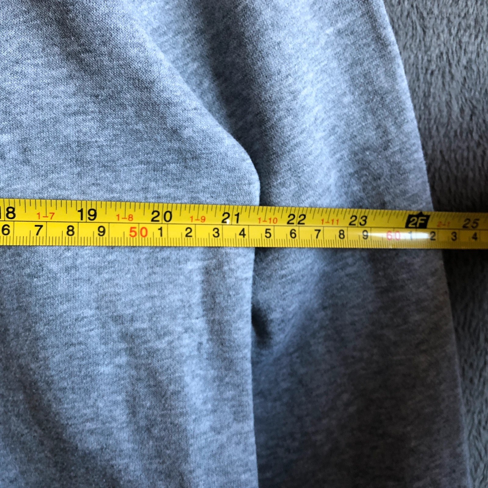 Under Armour Argyle Eagles graphic grey sweatshirt with front kangaroo pocket M - Image 10