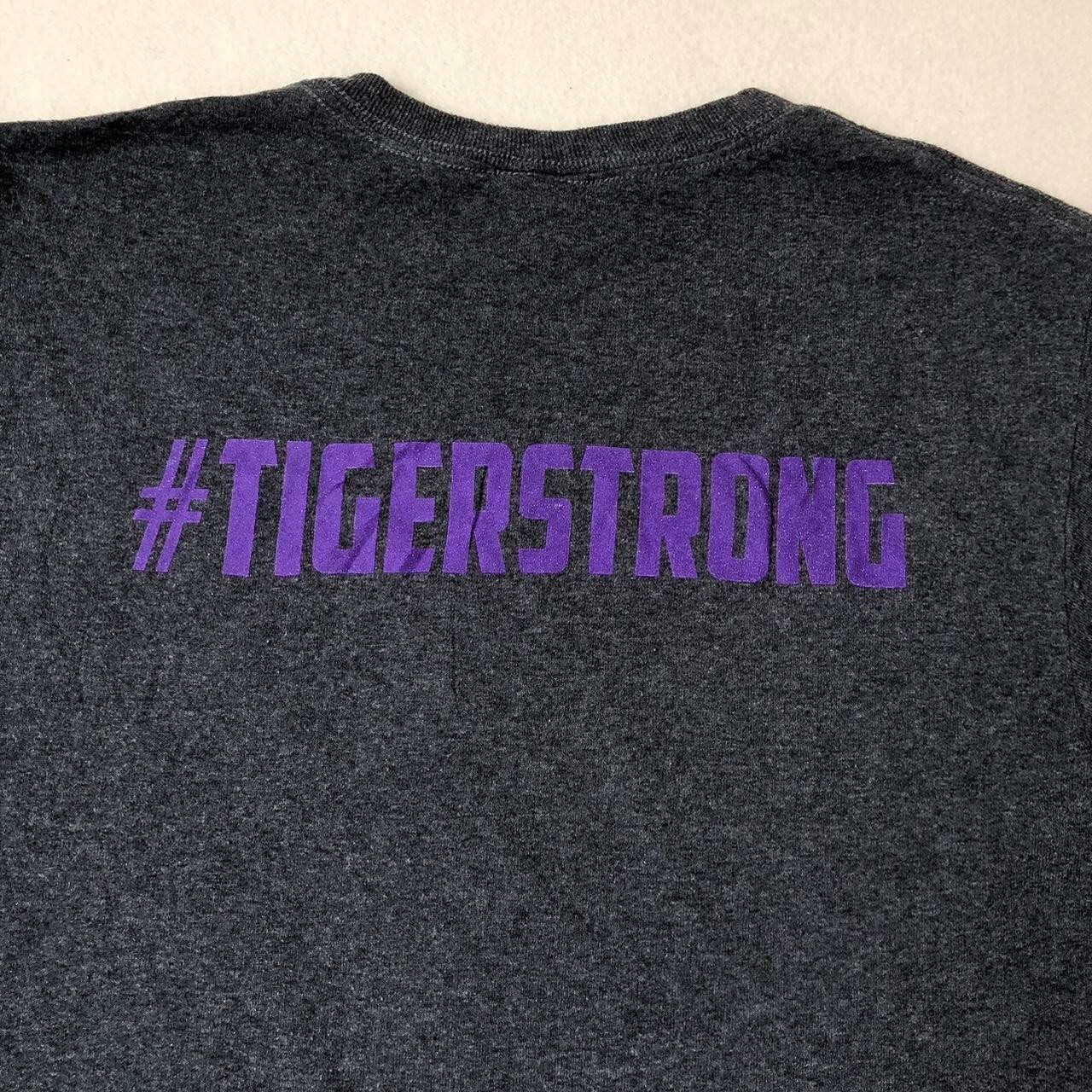 Taft Physical Education dark grey tee with tiger graphic size S - Image 5