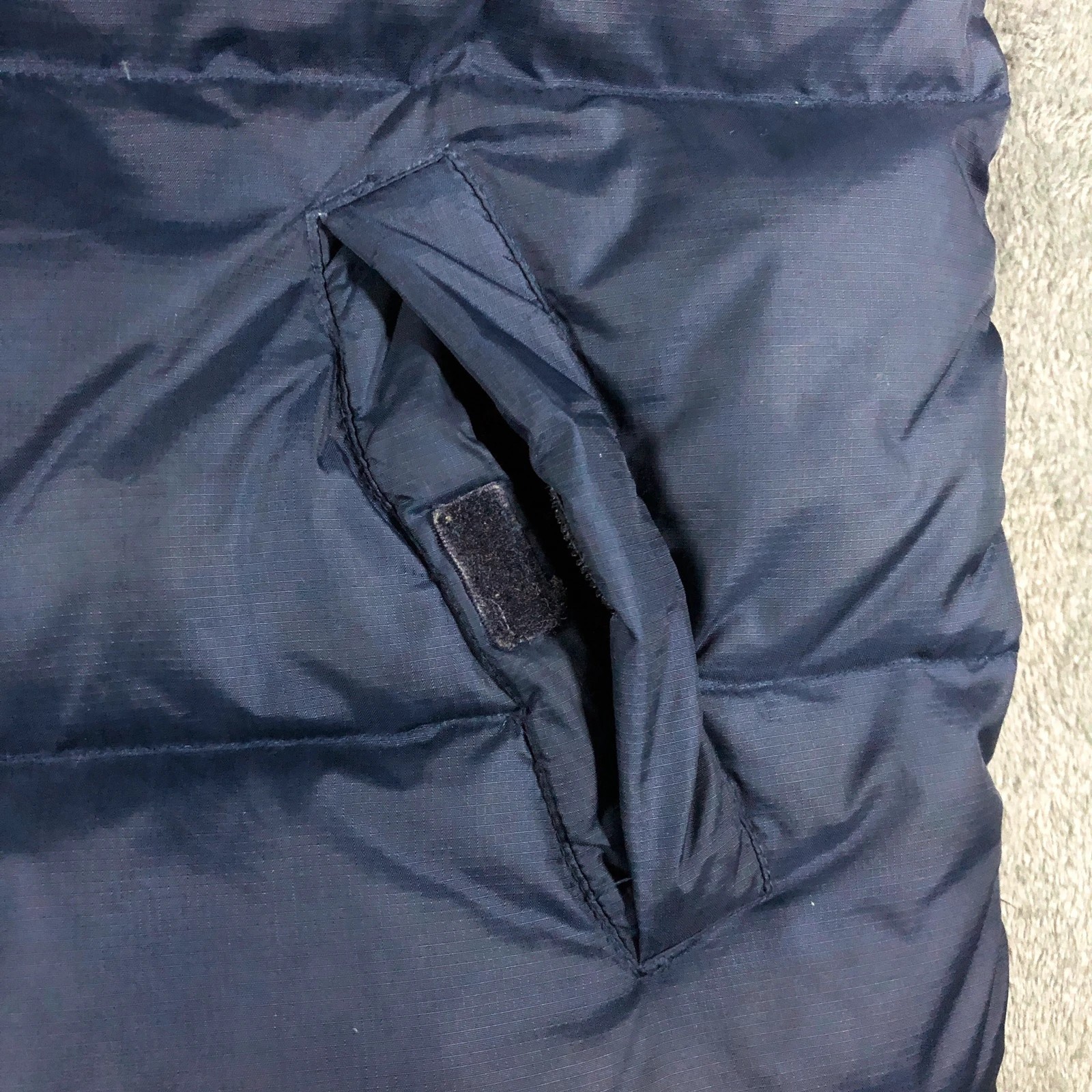 Tommy Hilfiger '04 Navy Puffer Gilet (S) - Image 4