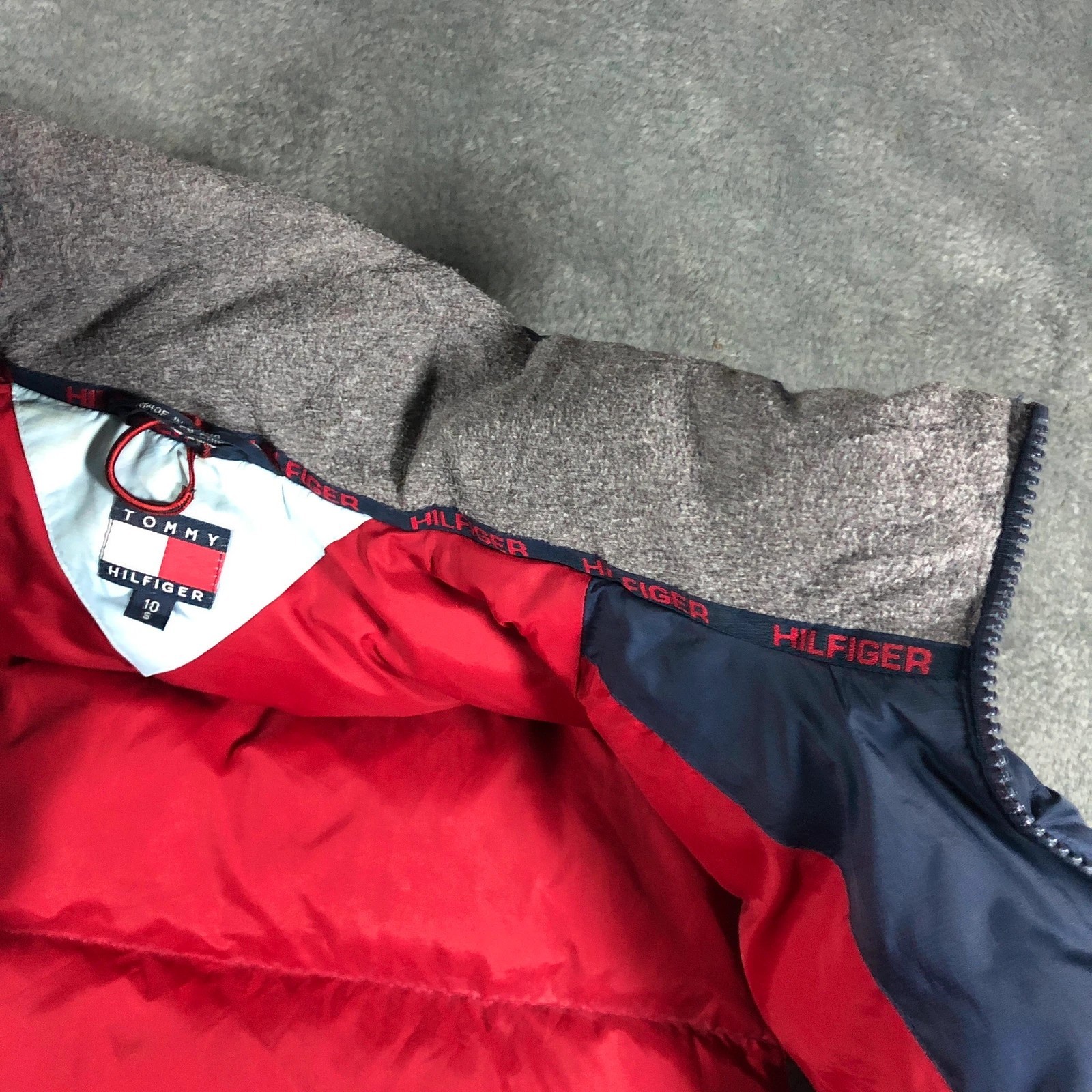 Tommy Hilfiger '04 Navy Puffer Gilet (S) - Image 8