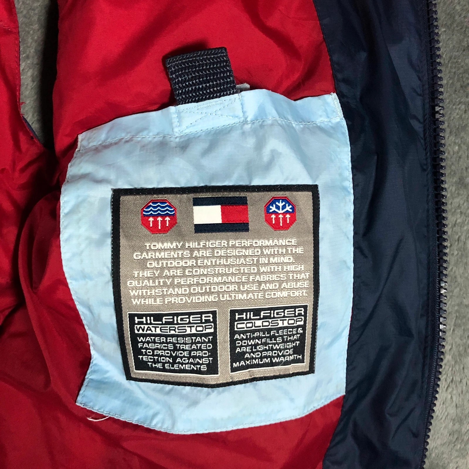 Tommy Hilfiger '04 Navy Puffer Gilet (S) - Image 11