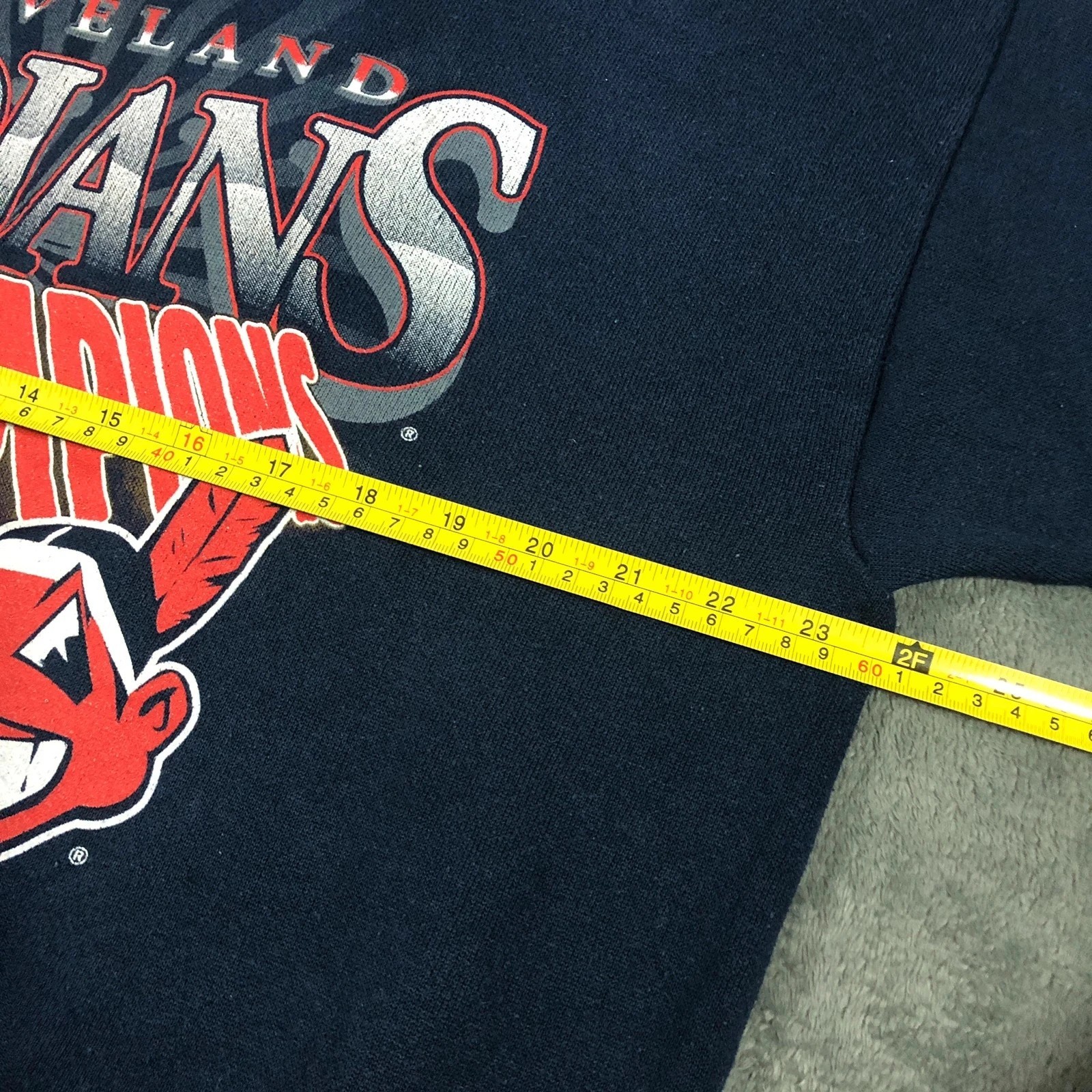 Cleveland Indians 1995 Champions navy Crewneck sweatshirt L - Image 10